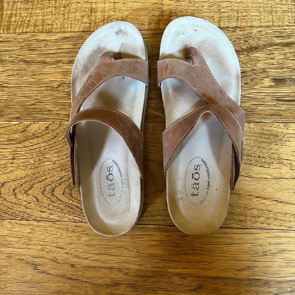 Taos Ladies Size 8-8.5 Sandals